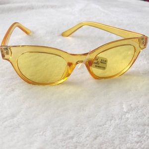 Cute yellow glasses!